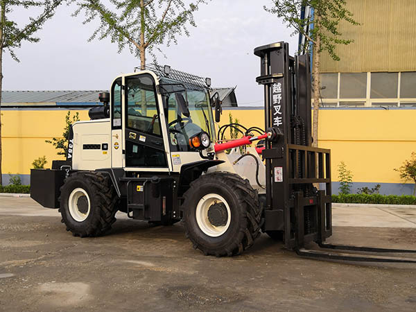 3.5噸矮款越野叉車(chē)（白）