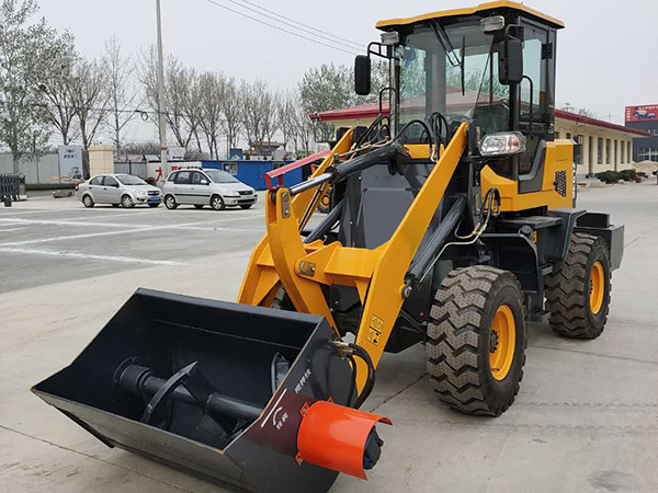 夏季高溫?cái)嚢瓒费b載機(jī)的散熱器可以用自來(lái)水嗎