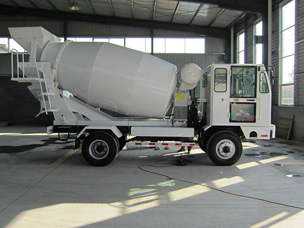 如何保證攪拌運(yùn)輸車的安全運(yùn)作